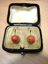 VINTAGE / ANTIQUE CORAL & GOLD COLOUR METAL DROP EARRINGS 10mm Ø IN ORIGINAL BOX