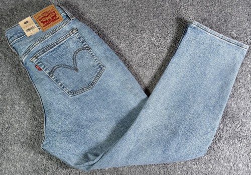 Nwt levi women wedgie - nwt,