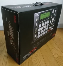 AKAI MPC1000BK-N Sampler with EXM128, 32 Voice, Direct Input, Mint