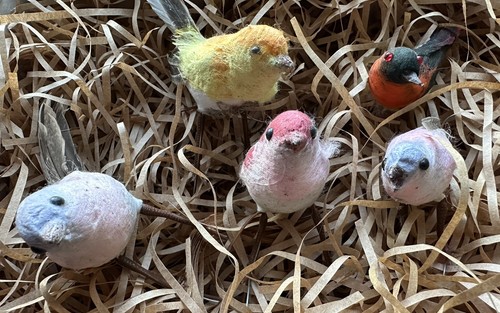 Feathered birds for wreath - feathered,