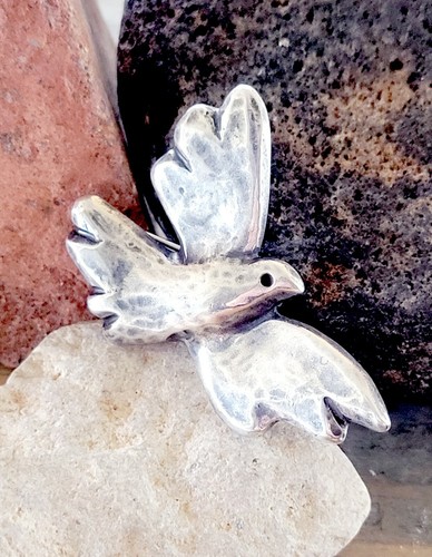 Retired james avery bird - james,