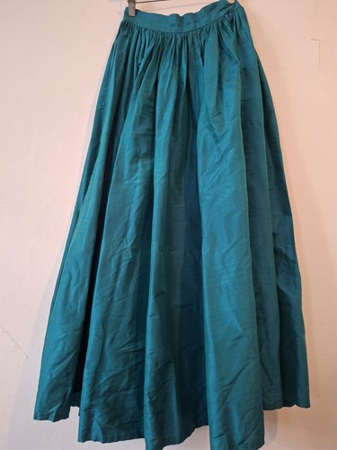 Vintage droopy and - browns, full