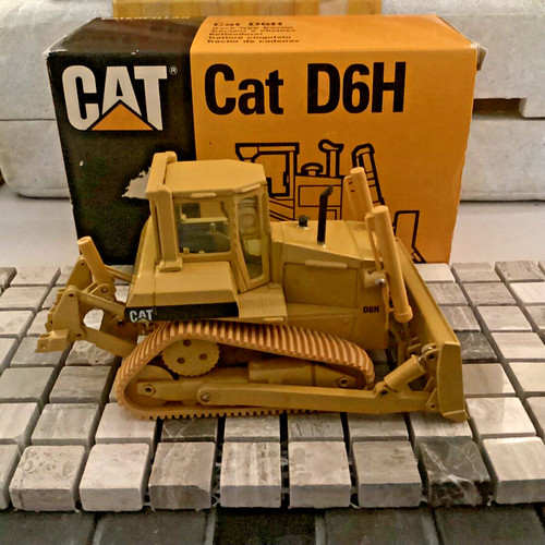 Conrad ref 2861 caterpillar - conrad,