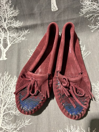 Minnetonka burgundy slip - slip, on