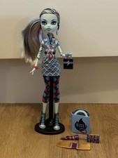 Monster High Frankie Stein Day