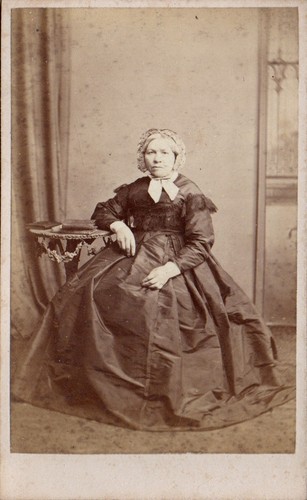 Oswestry cdv lady named - cdv,