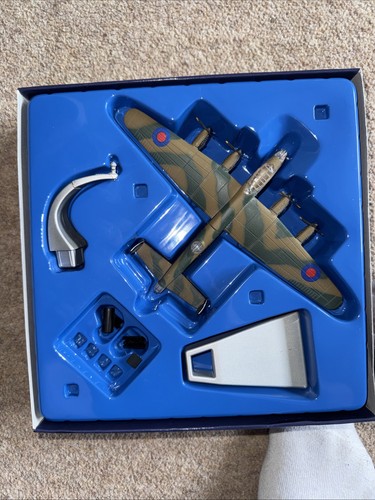 Corgi avto lancaster 144 - avto, 1.144