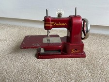 VINTAGE VULCAN SENIOR CHILD'S SEWING MACHINE. PLEASE READ FULL DESCRIPTION
