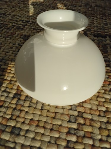 Victorian white glass oil - white,