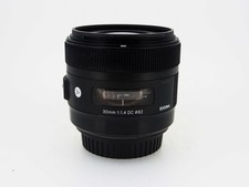 Sigma DC 30mm F/1.4 ART HSM DC