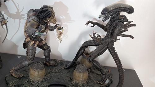 Alien and predator deluxe box - alien,