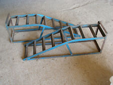 PAIR OF QUALITY CLOSE GAP 8 RUNG CAR RAMPS MADE IN ENGLAND