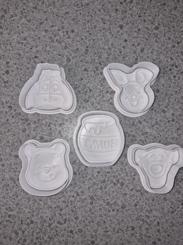 Winne the pooh friends play - friends,