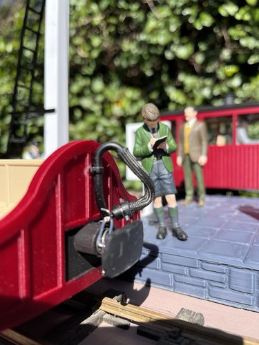 16mm sm32 train spotter high - train,