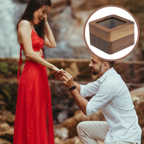 Engagement ring holder square - ring,