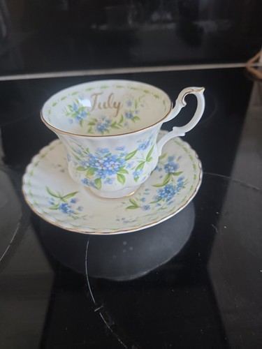 Royal albert miniature cup and - royal,