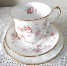 ROYAL ALBERT VICTORIANA ROSE