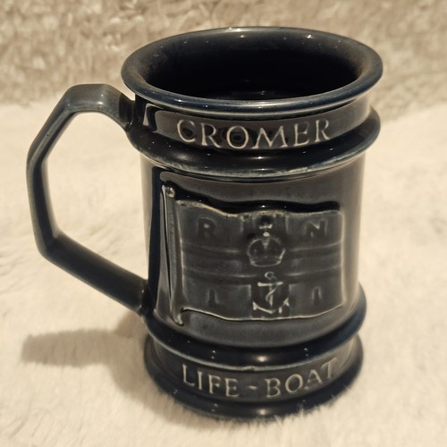 Holkham pottery mug vintage - pottery,
