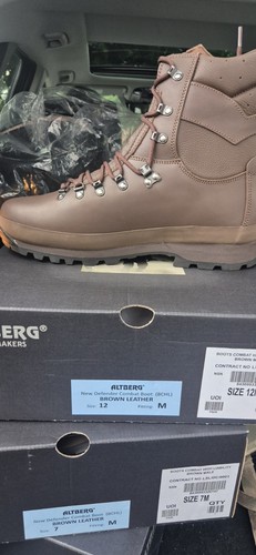 New altberg defender boots - new,
