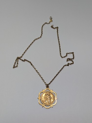 9ct gold chain - gold,