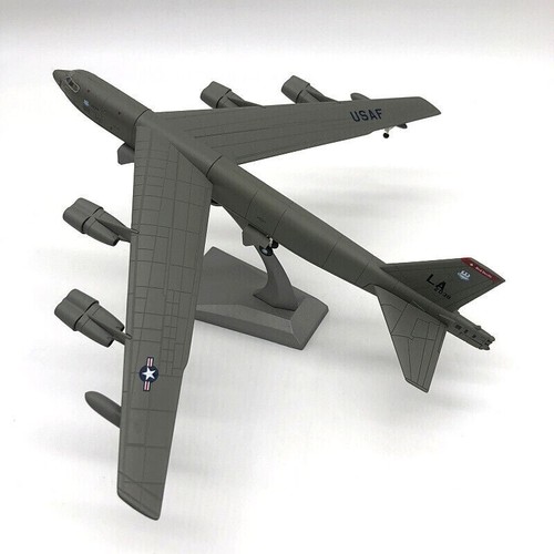 200 boeing 52 - 1:200,
