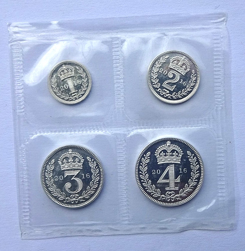Royal mint sealed elizabeth - royal,