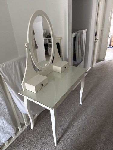 White dressing table - white,