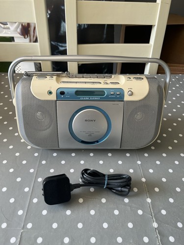 Vintage sony radio cassette - radio,