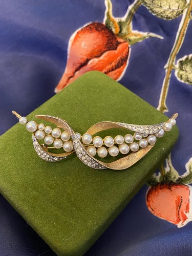 Vintage jewellery lovely - vintage,