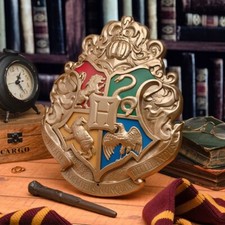 Hogwarts Crest Light with Wand