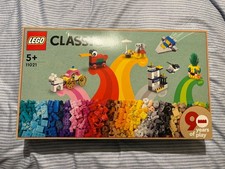 LEGO 11021 90 Years of Play