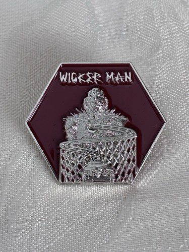 Alton towers pin - alton, badge