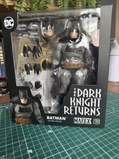 MAFEX No.106 Batman Dark