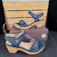 Pavers navy platform sandals