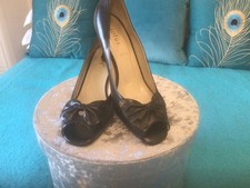 Gorgeous Black Ladies Shoes by