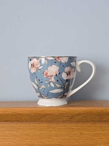 Large floral blue tea cup - blue, pink