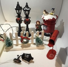 Dolls House Christmas Lights Post Box Fence 