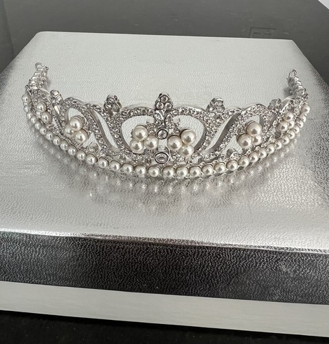 Swarovski signed princess - signed,