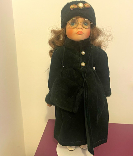 Lot porcelain girl dolls - of,