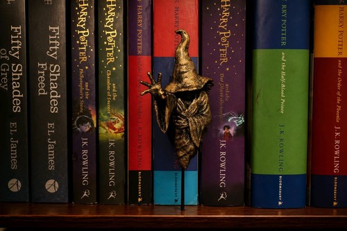 Witch spine hugger - spine, nook