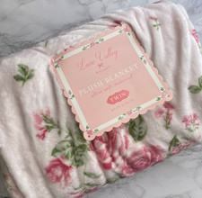 Loire Valley Maison Twin Pink