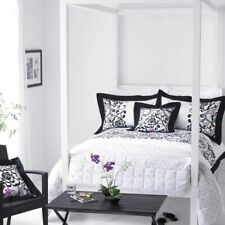 Ashley Wilde Linda Barker