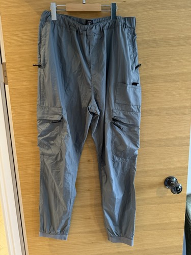 Men yelir grey - yelir, parachute
