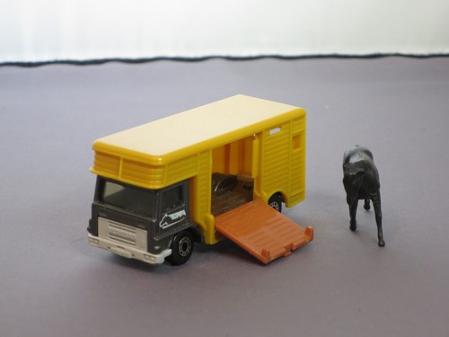 Matchbox horse box bedford - horse,