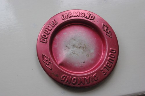 Double diamond metal ash tray - metal,