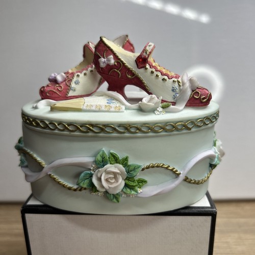 Vintage willow hall - vintage,