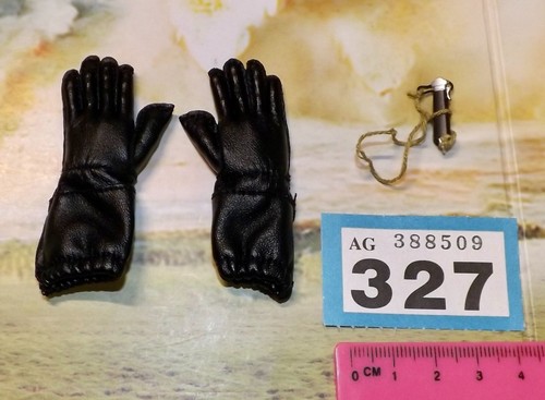 Scale wwii german gloves - 1/6,