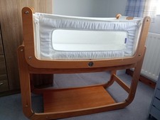 Snuzpod 2 baby crib, cream and pine with mesh window and drop down side