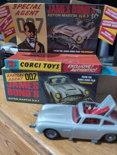 Corgi 261 james bond aston - james,