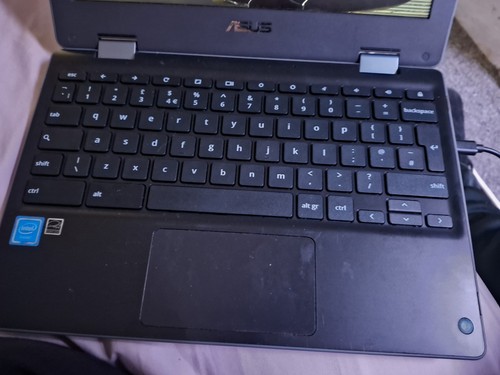 Broken screen laptop - broken,